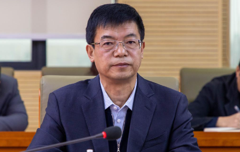 袁東明：優(yōu)化營商環(huán)境要破除各種隱性準(zhǔn)入壁壘